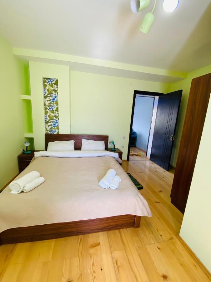 Guesthouse AlpenRose Mestia Eksteriør billede