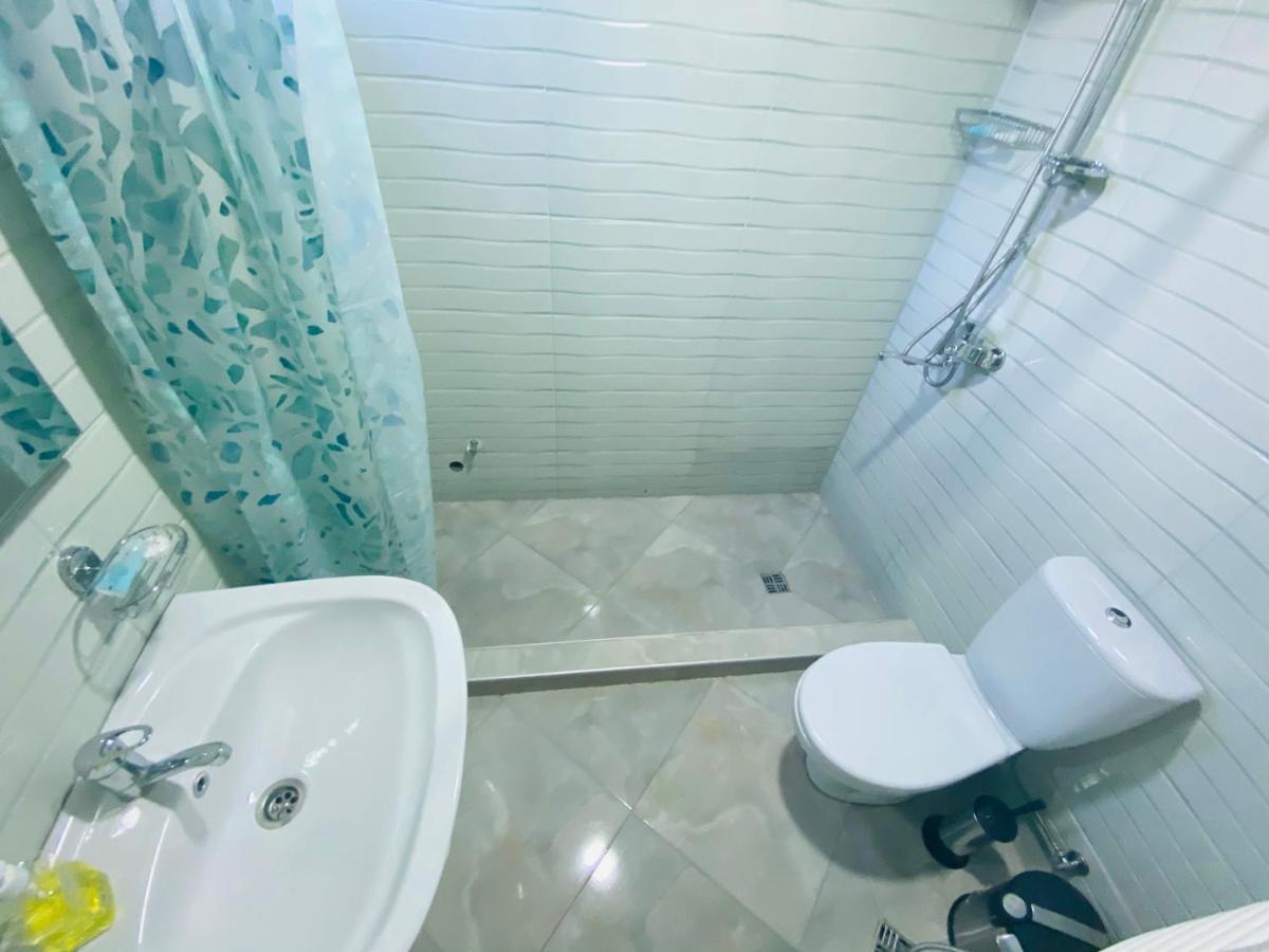 Guesthouse AlpenRose Mestia Eksteriør billede