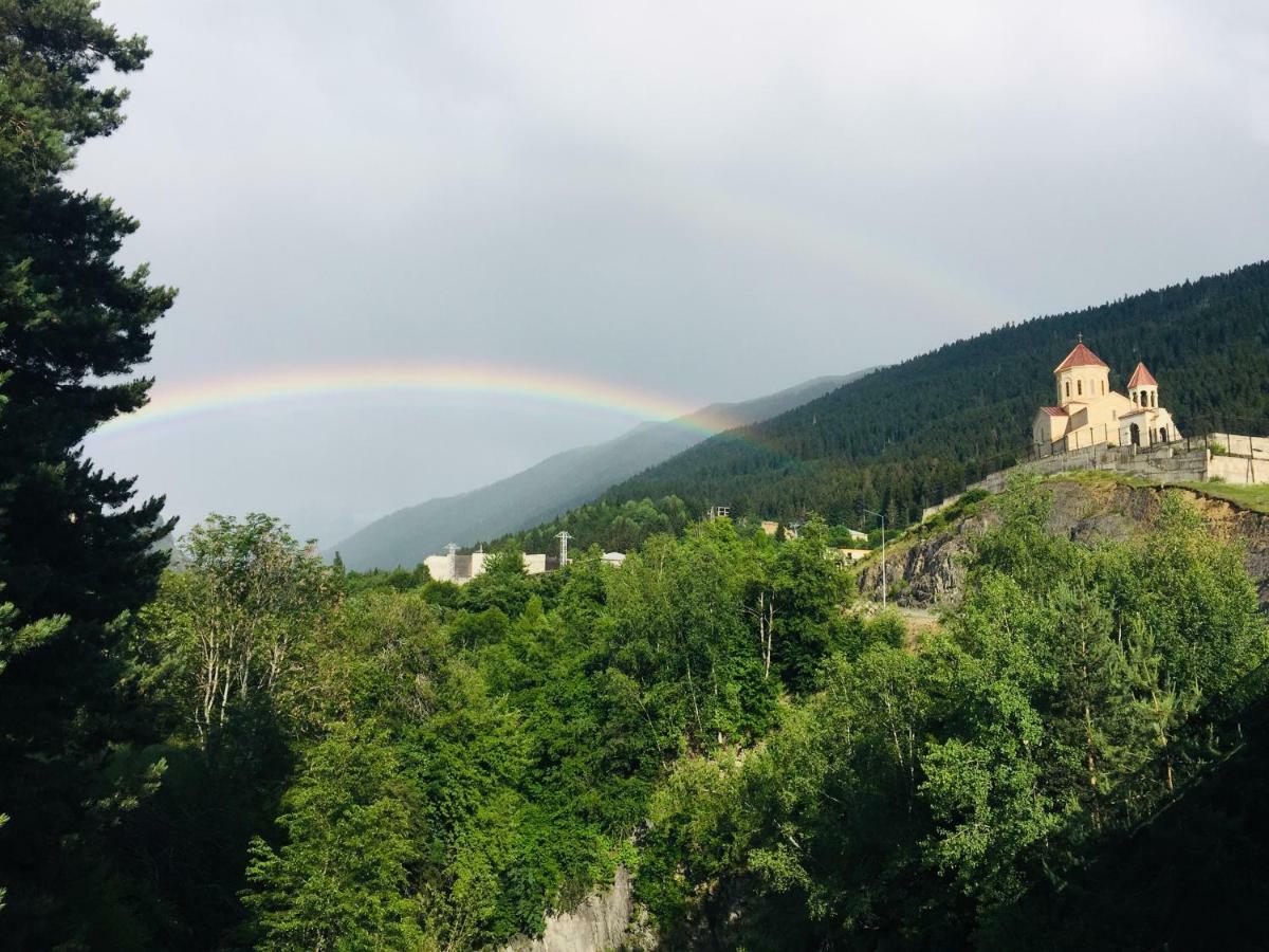 Guesthouse AlpenRose Mestia Eksteriør billede