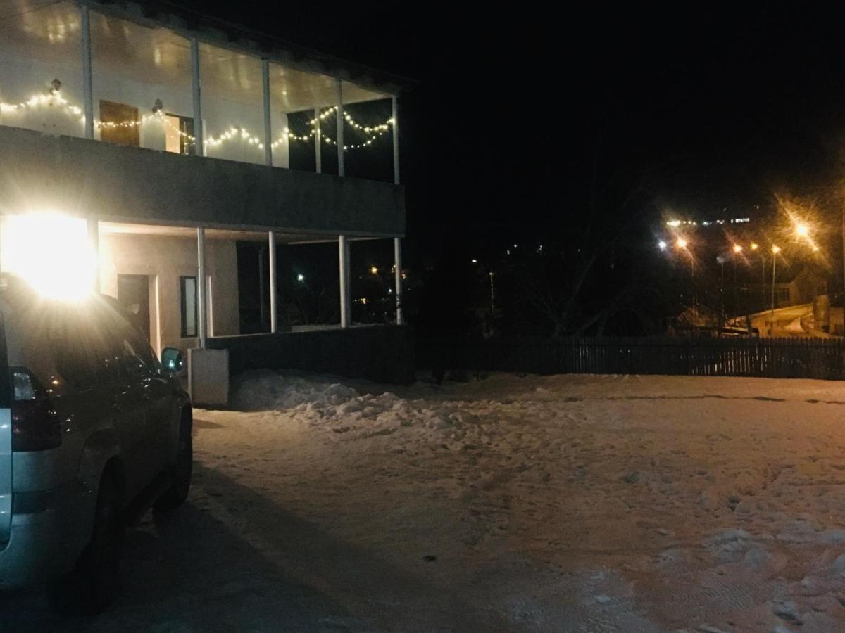 Guesthouse AlpenRose Mestia Eksteriør billede